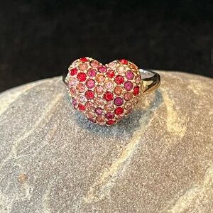 Heart Ring with Red and Pink Rhinestones Gold tone (Size Guestimate Approx. 7)